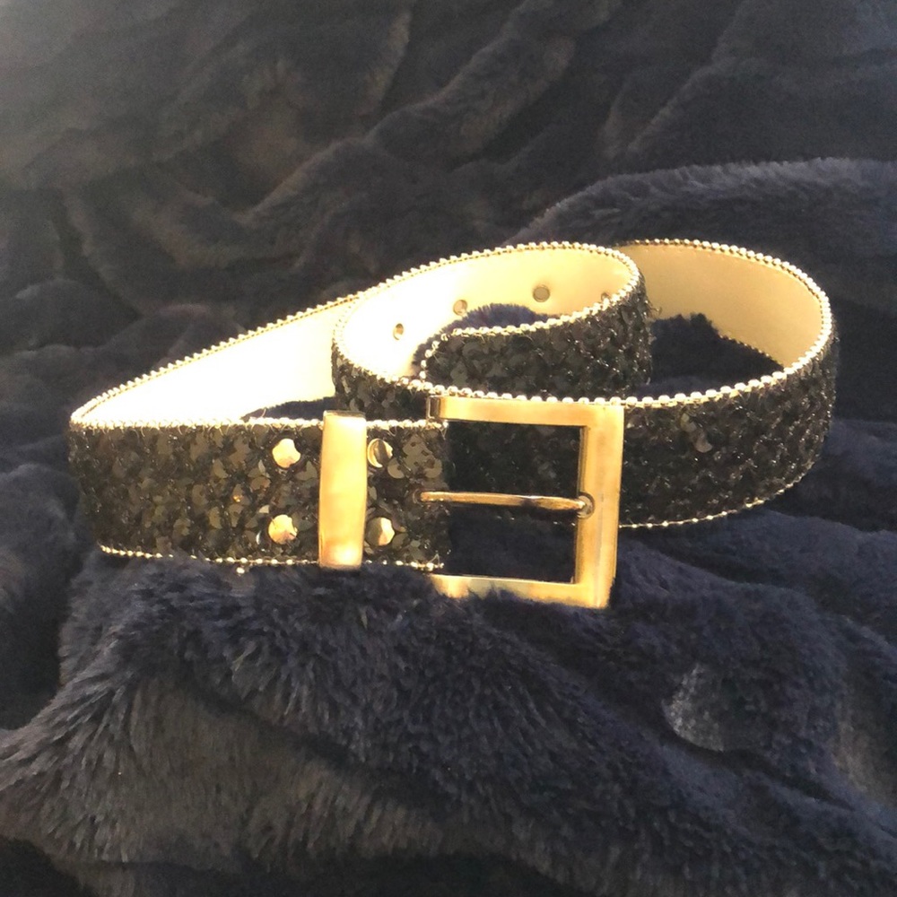 😍😍BLACK SEQUINED WITH SILVER ACCENTS BELT/PRETTY